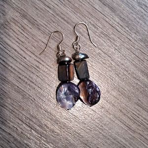 Free With Purchase - Black Shell Earrings